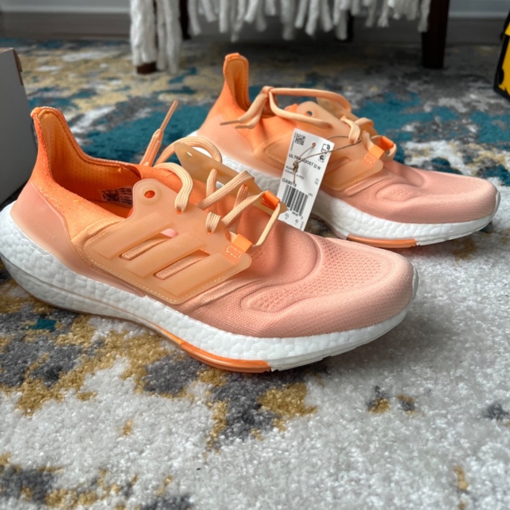 Womens Adidas ULTRABOOST 22 W GX8018 Orange Size 8 New in Box